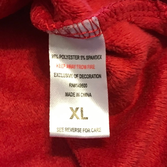Lightweight soft red sweatshirt / top with cute puppy design by ED (XL) - Picture 10 of 15